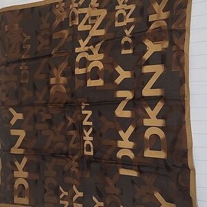 DKNY silk made in Italy 🇮🇹